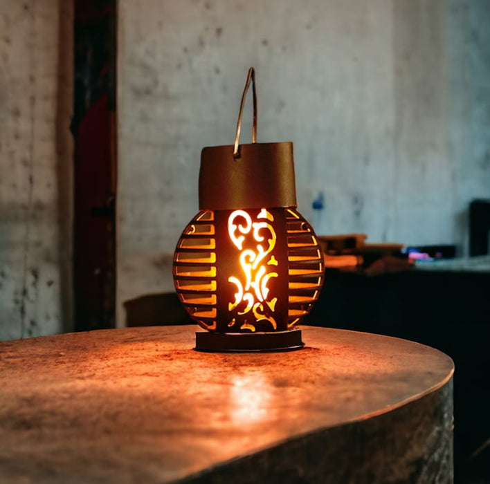 Lampa solara decorativa tip glob, stil felinar rustic, IP65, cu lumina galben-portocalie tip flacara