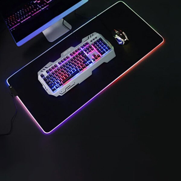 Mouse Pad Gaming cu Iluminare Led RGB King Size 90x40cm Negru