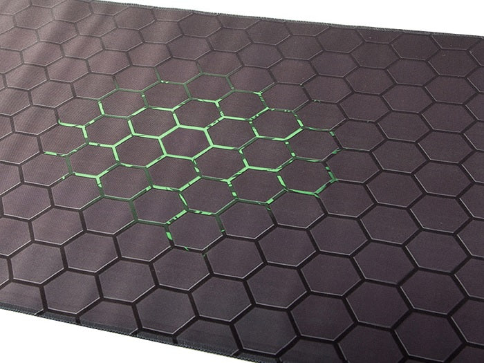 Mouse pad pentru gaming, Material flexibil si durabil, Dimensiuni 90x40 cm